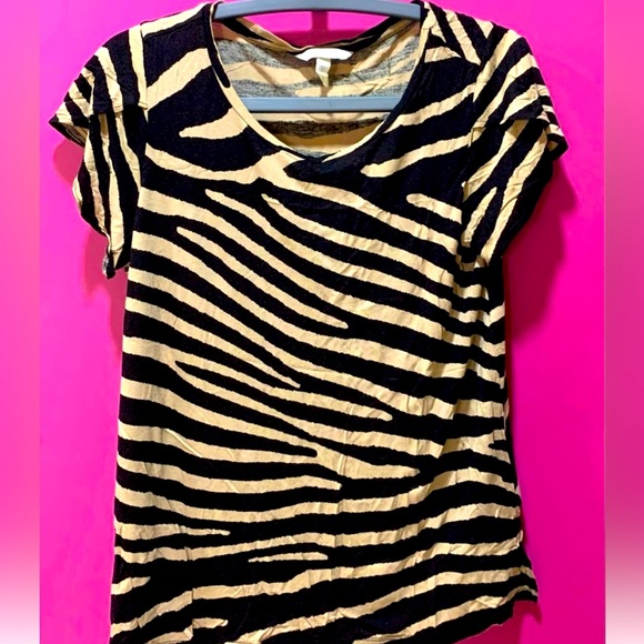H&M Tops - H&M top Short Sleeve Top Zebra print top Size
UK M Black and Beige stripes
